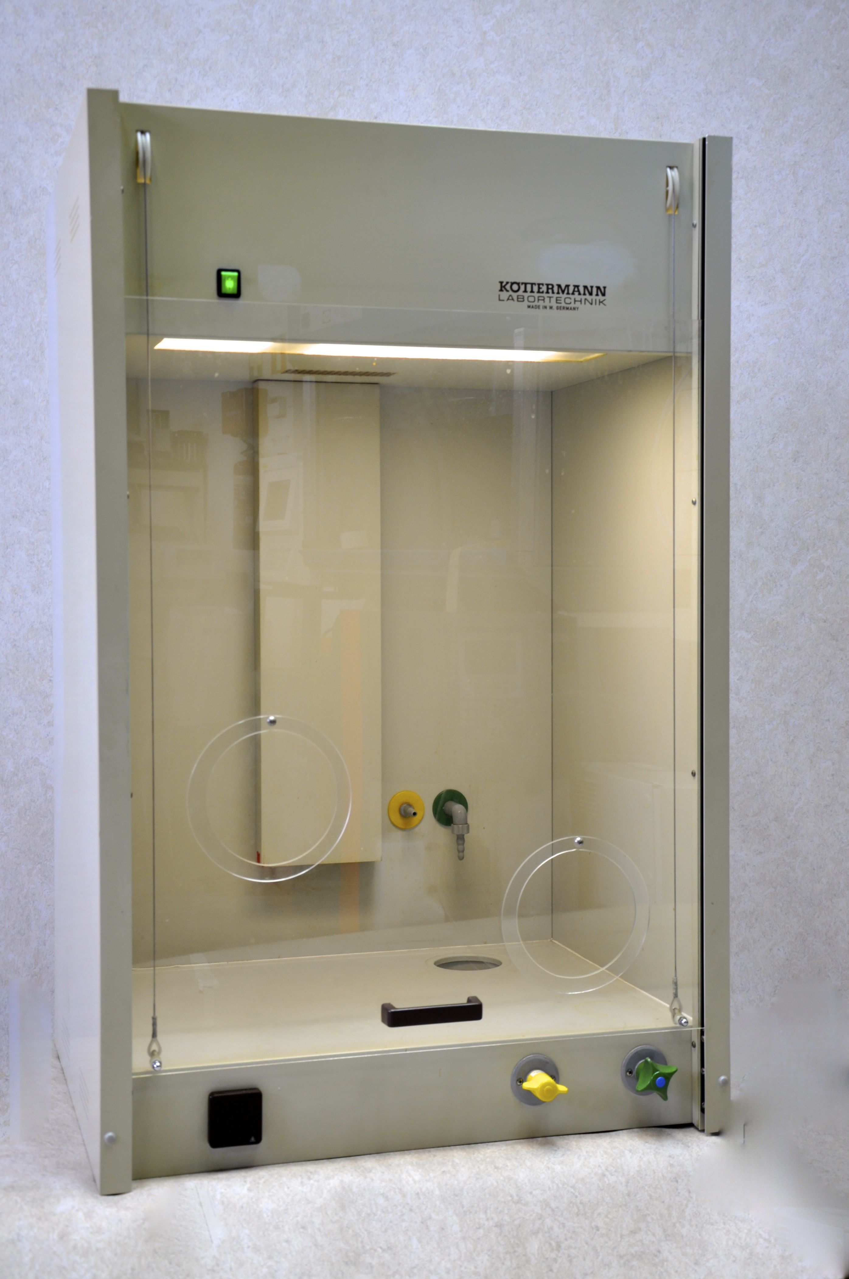 Kötterman fume hood Gemini BV