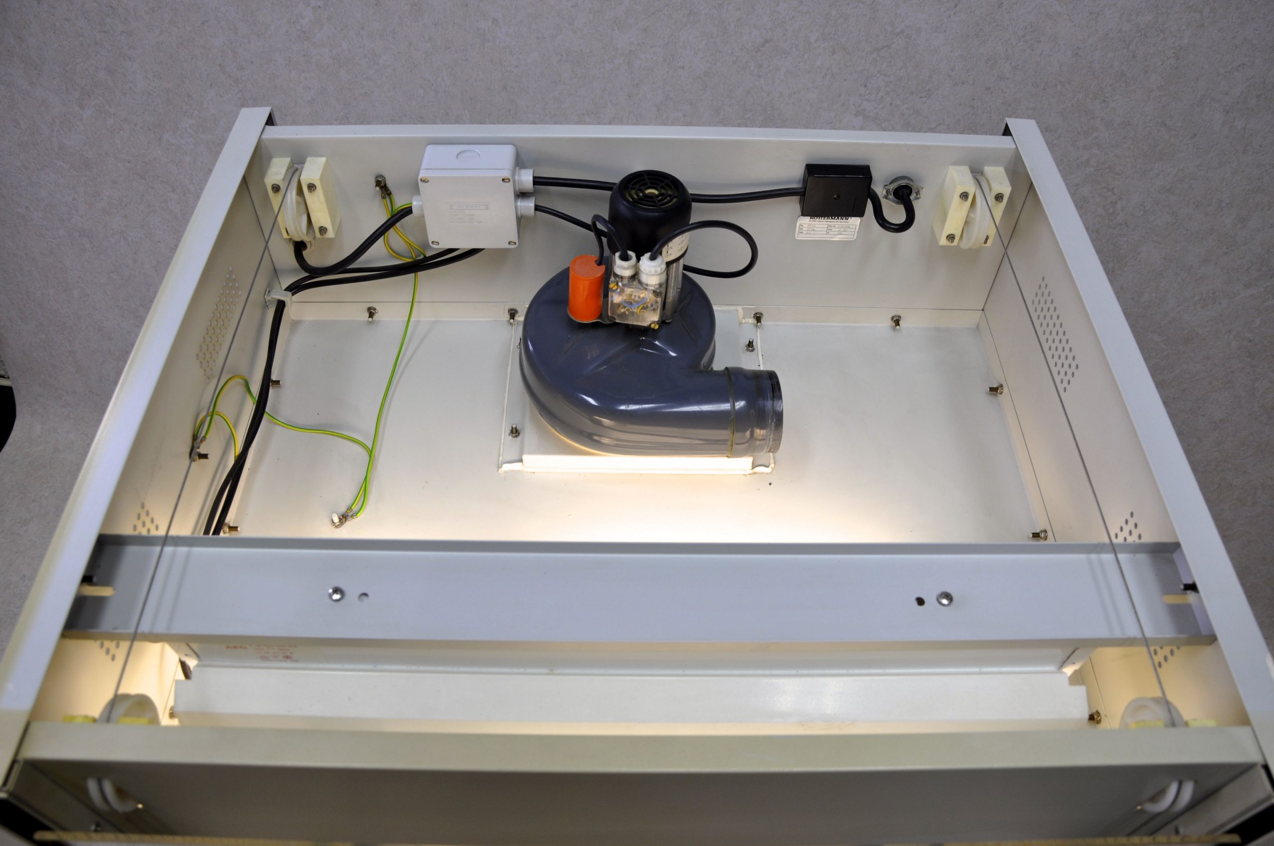 Kötterman fume hood Gemini BV