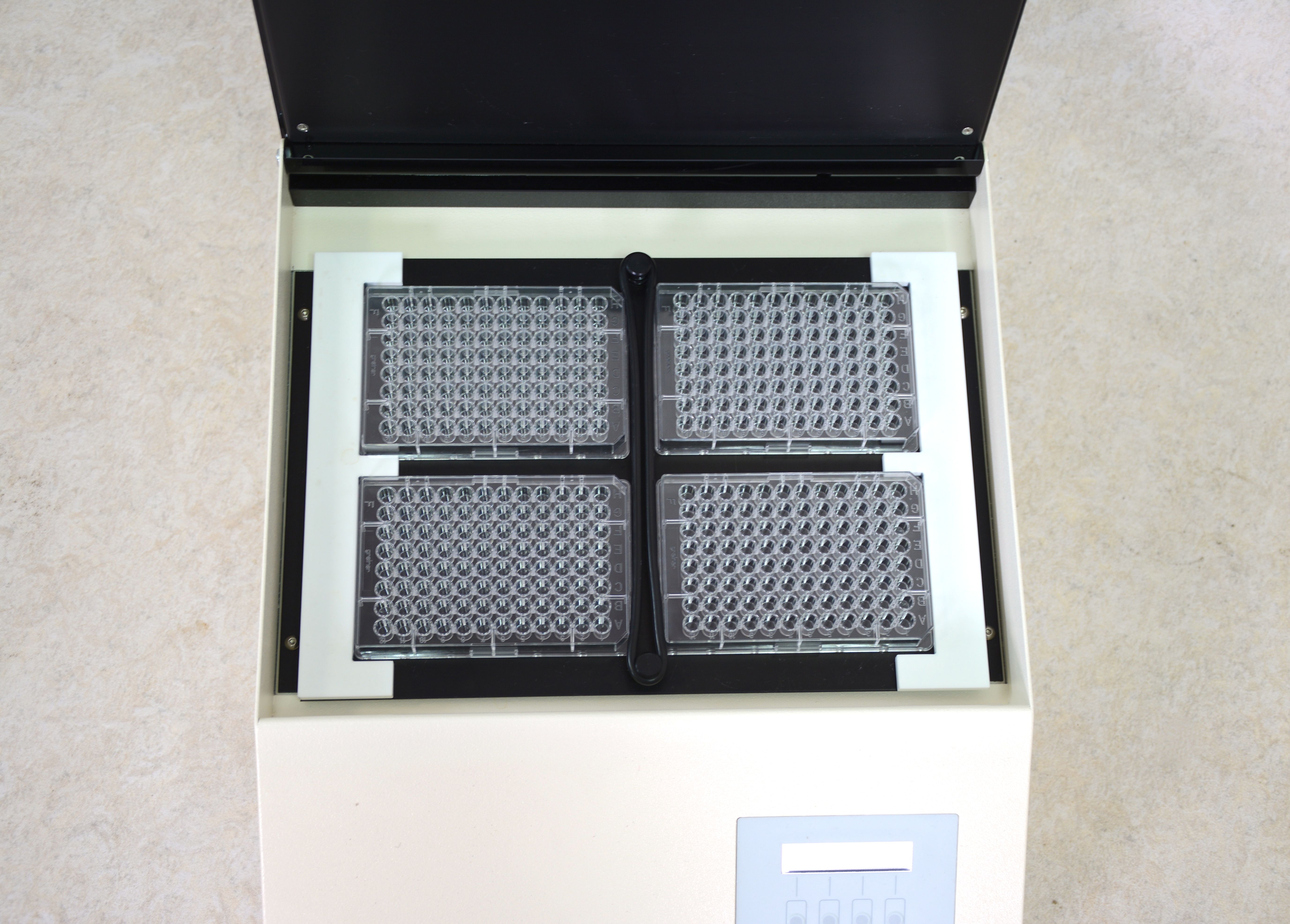 BMG Thermostar Microplate shaker and incubator Gemini BV