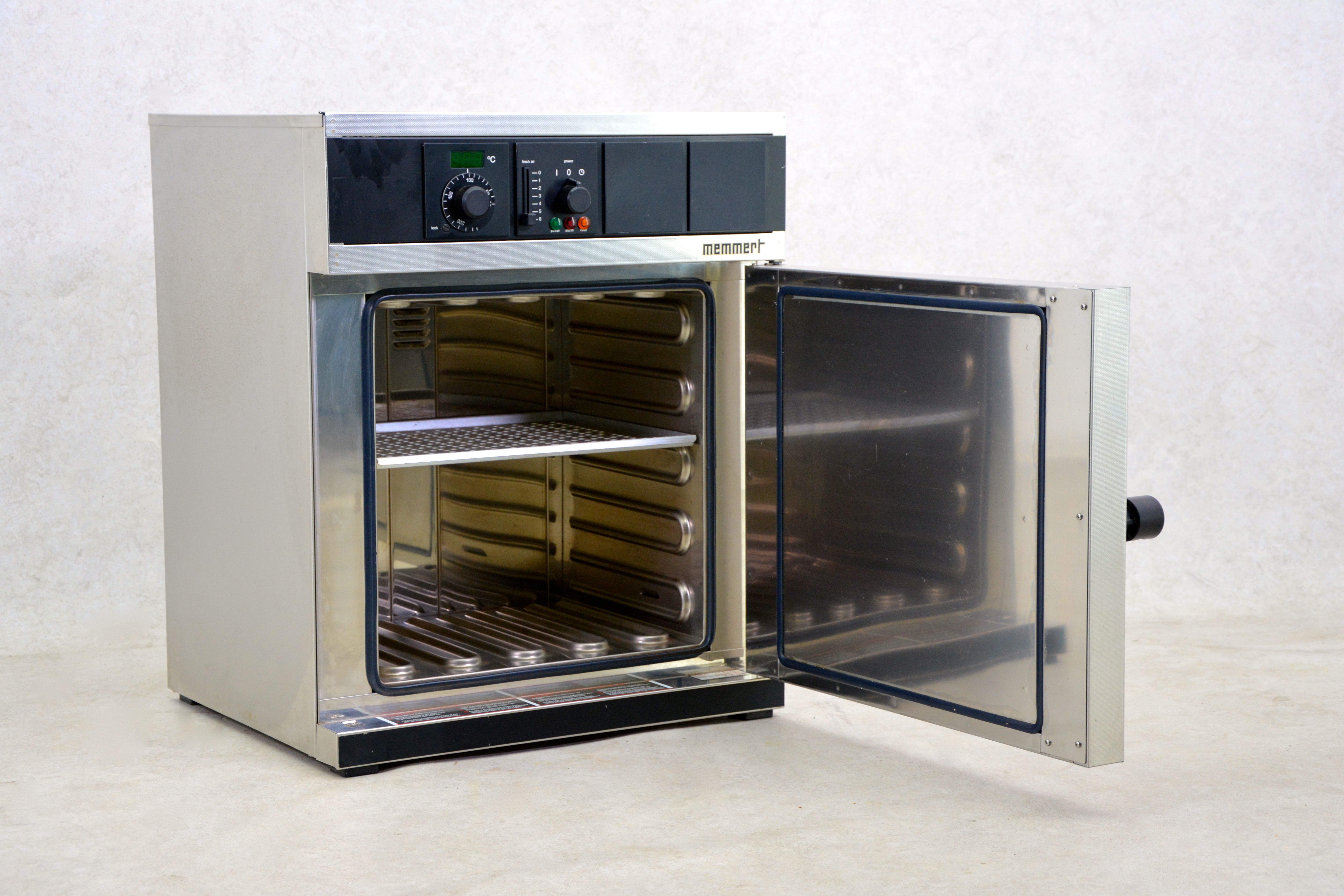 Memmert UM400 oven Gemini BV