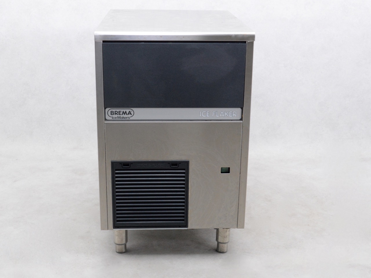 Professional crushed ice machine BREMA GB 902 - MBH