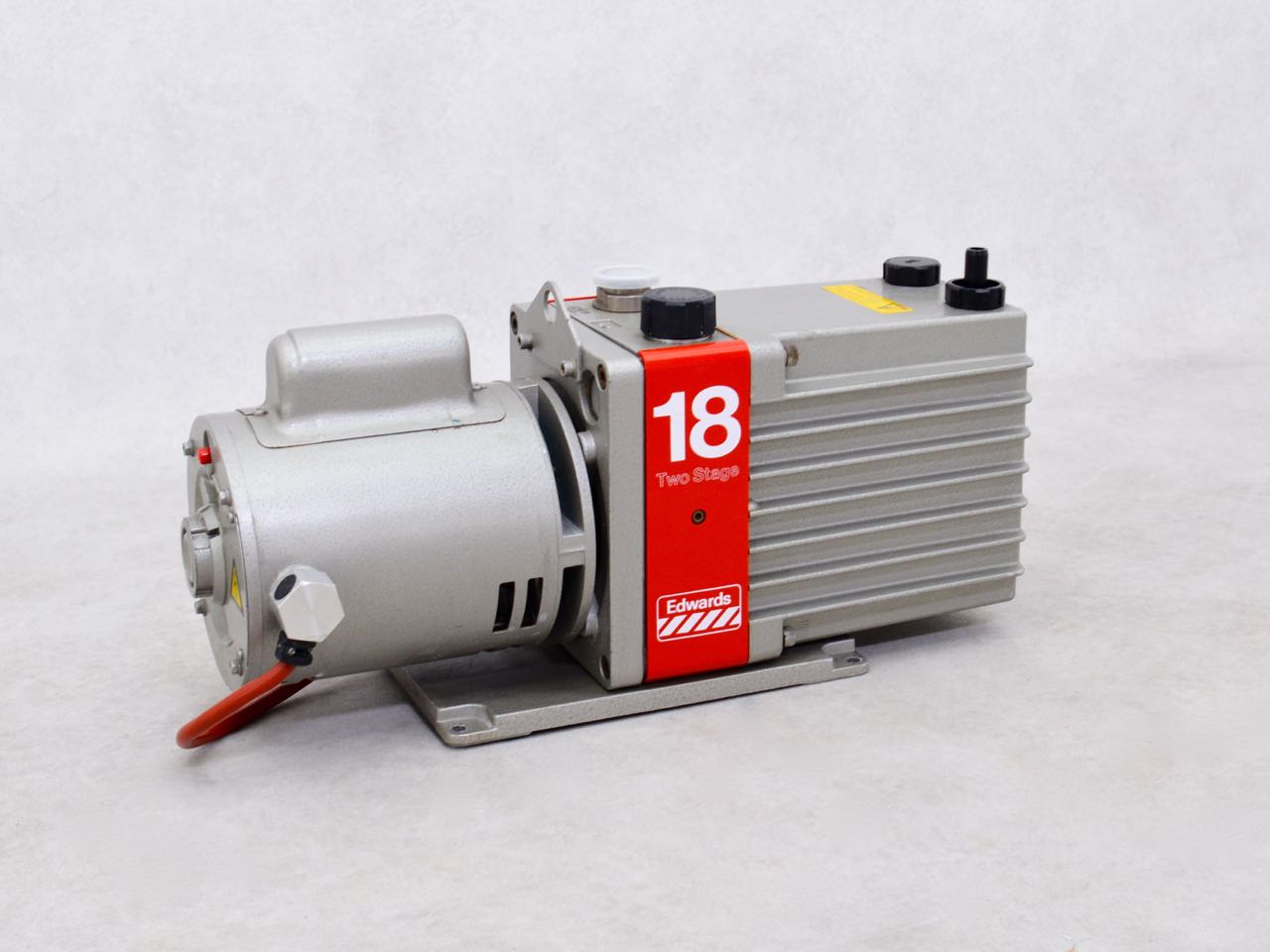 Edwards E2M18 Vacuum pump Gemini BV