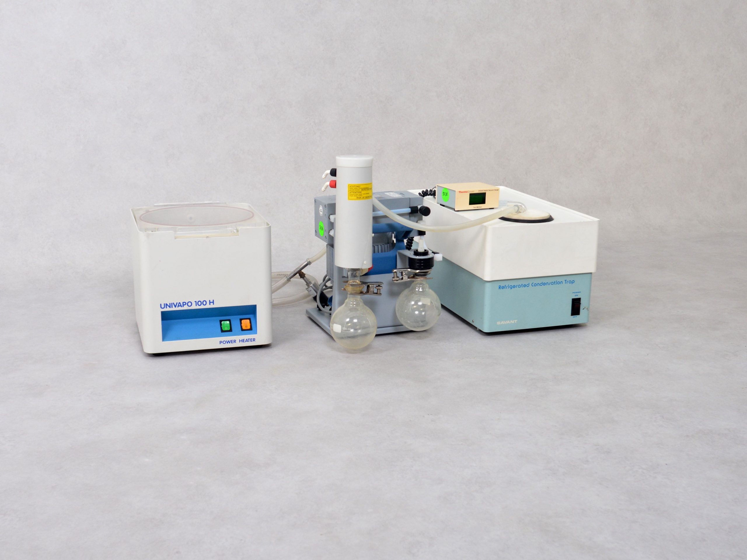 5036-savant-vacuum-concentrator-met-koude-val-en-met-vacuumpomp-01