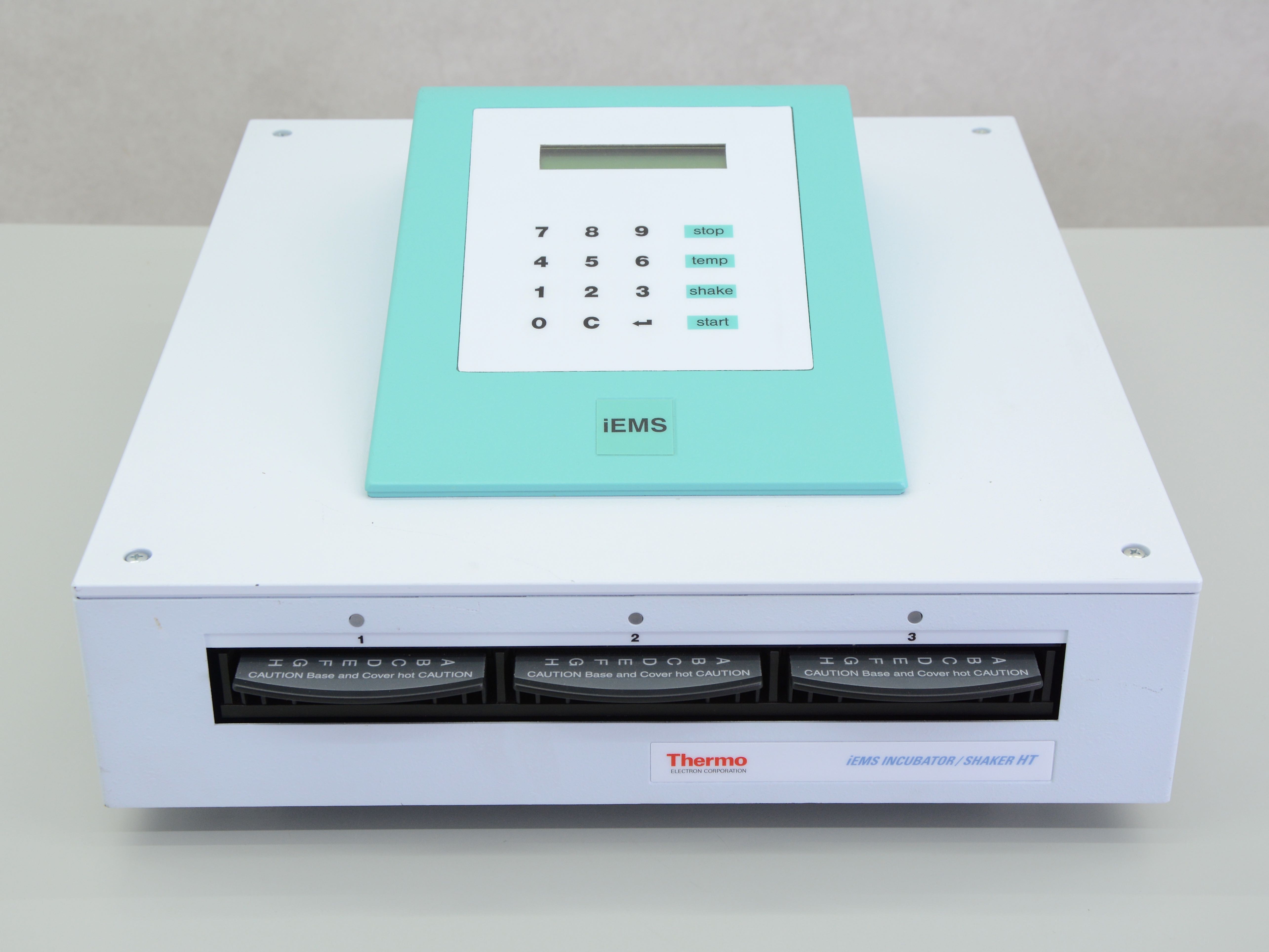 Thermo Scientific iEMS Incubator with shaker Gemini BV