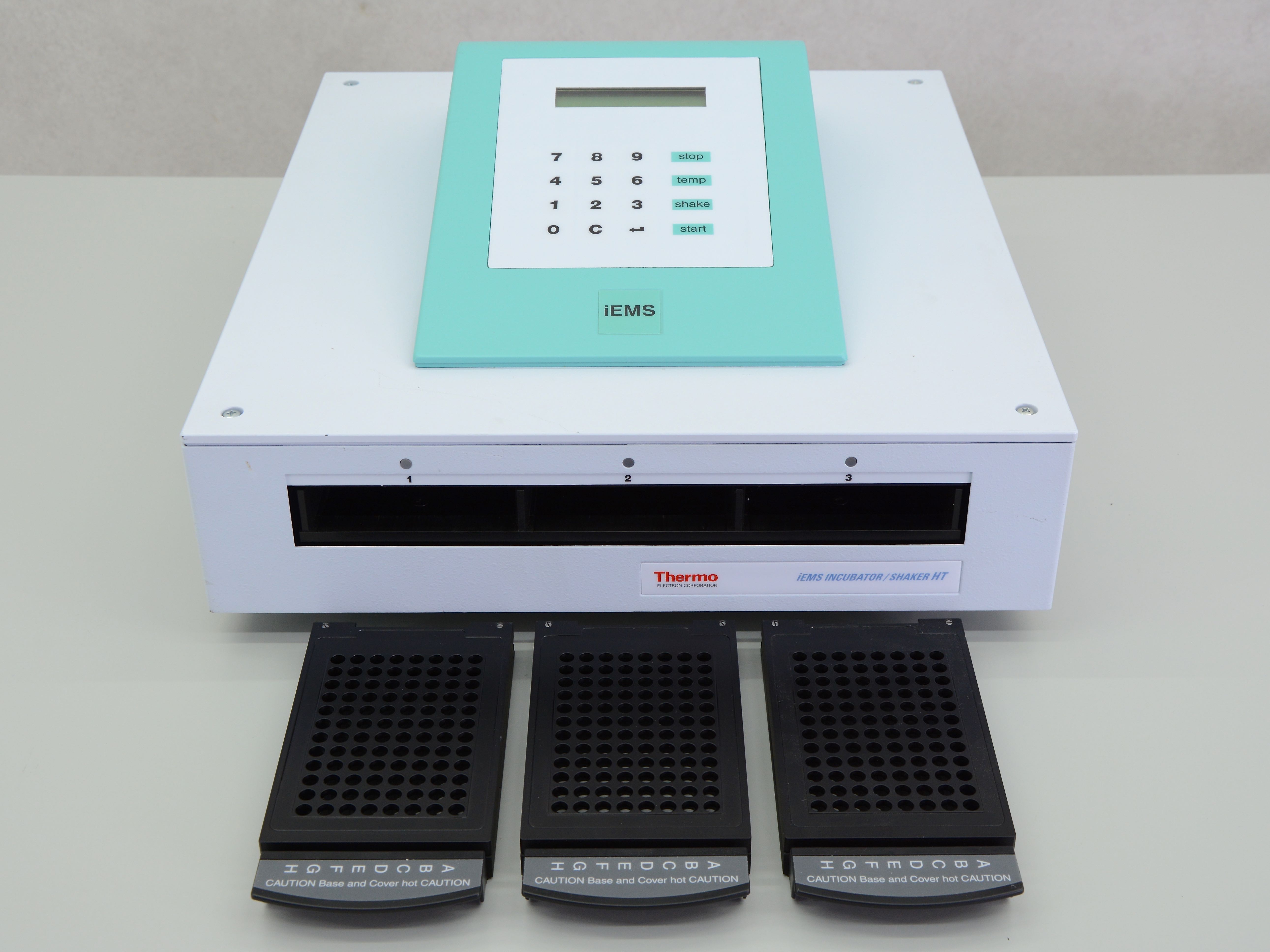 Thermo Scientific iEMS Incubator with shaker Gemini BV