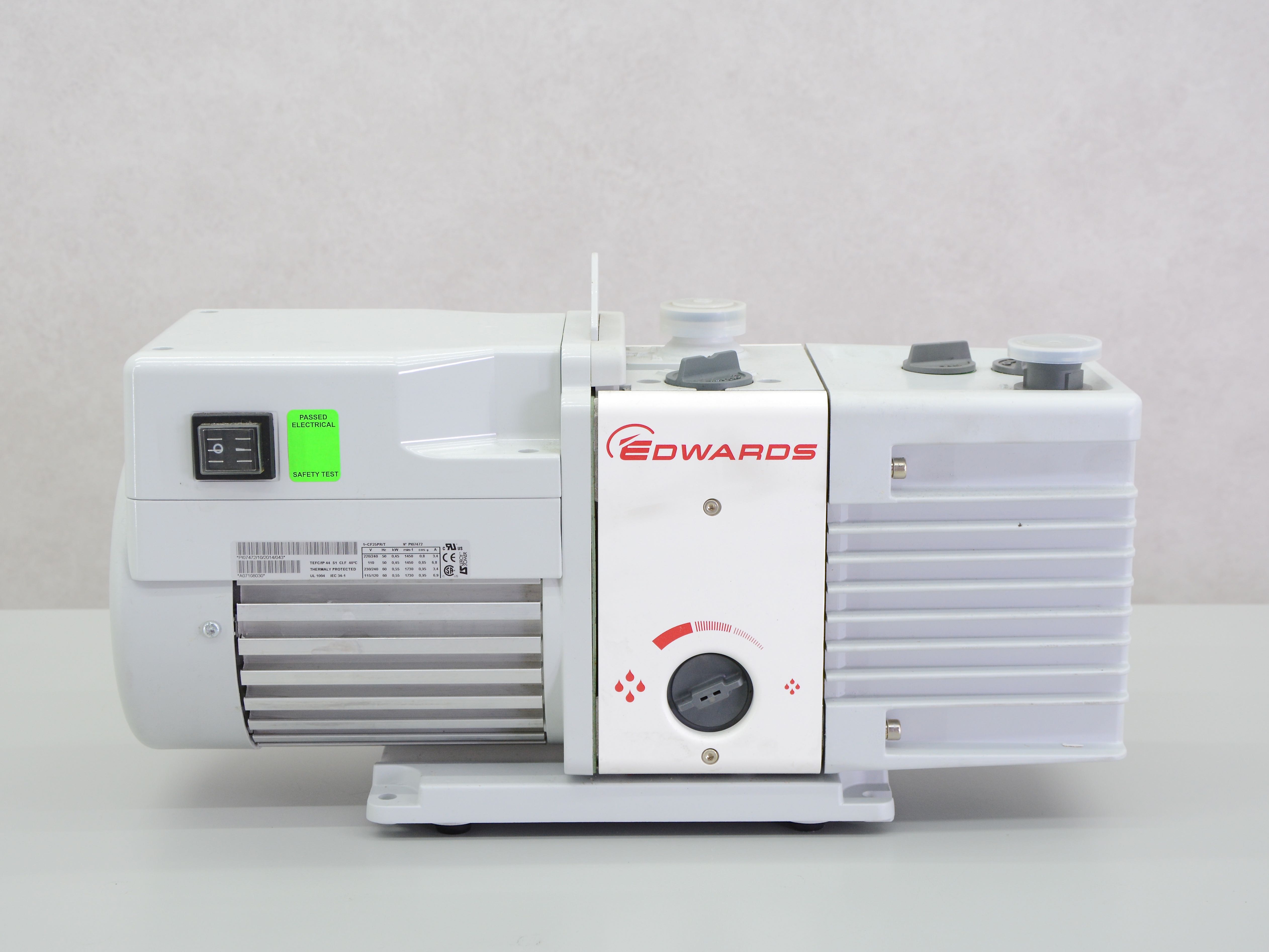 Edwards RV8 Vacuum pump with oil Gemini BV