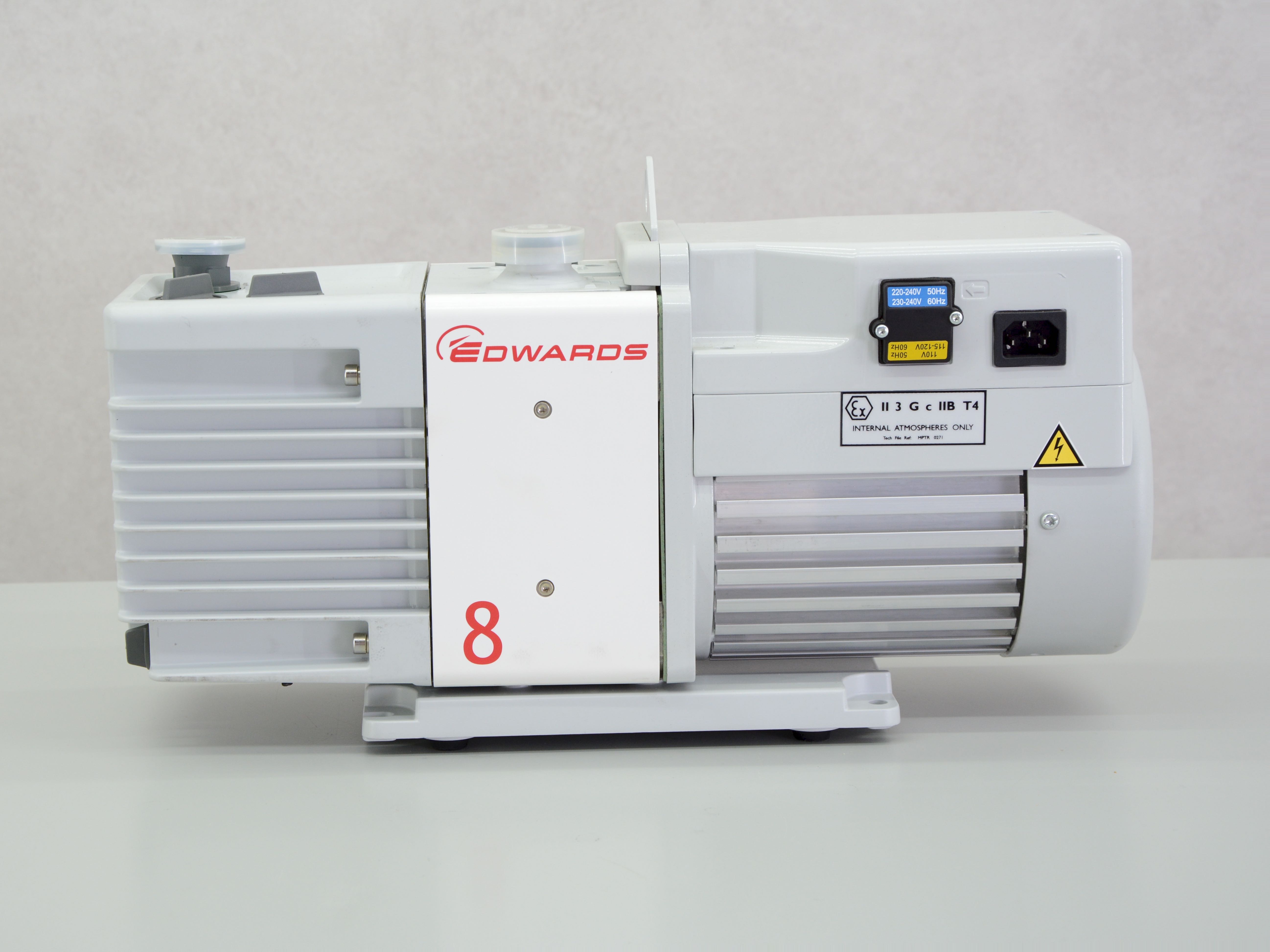 Edwards RV8 Vacuum pump with oil Gemini BV