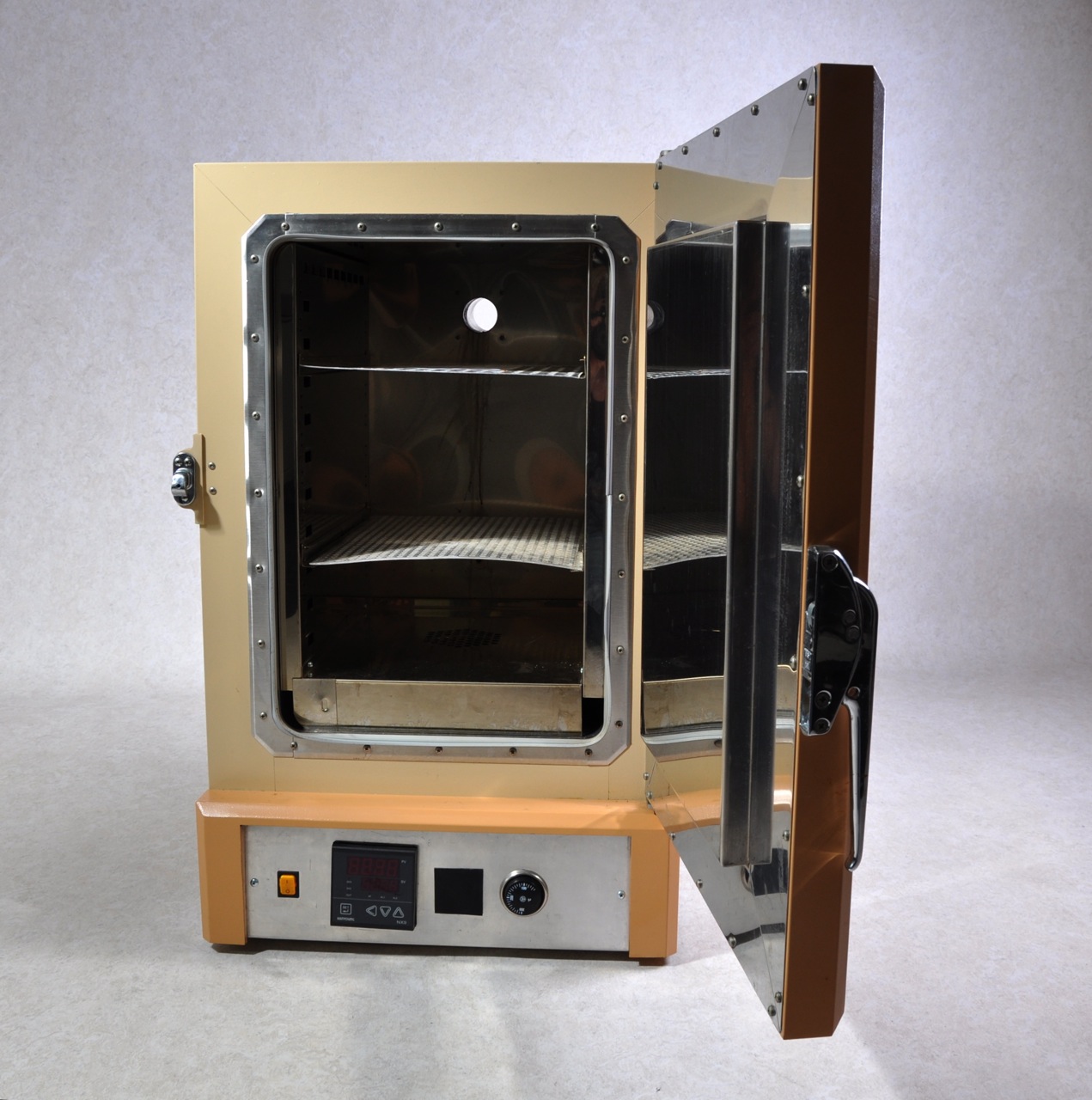 LabLine oven model 3490M1 Gemini BV
