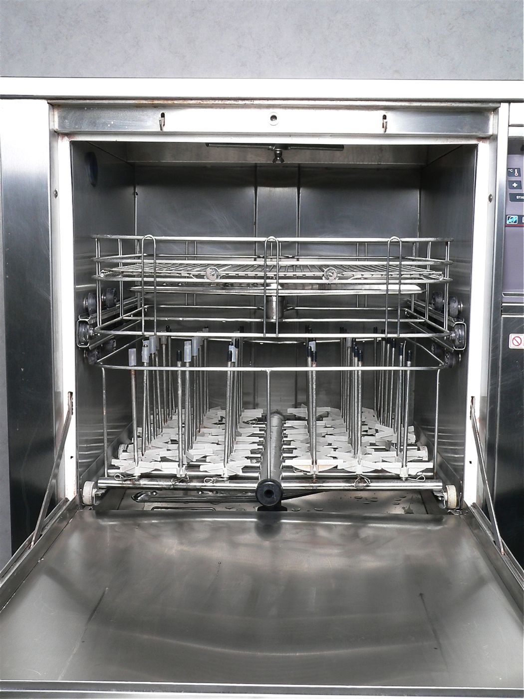 Lancer laboratory glassware washer 810UP Gemini BV