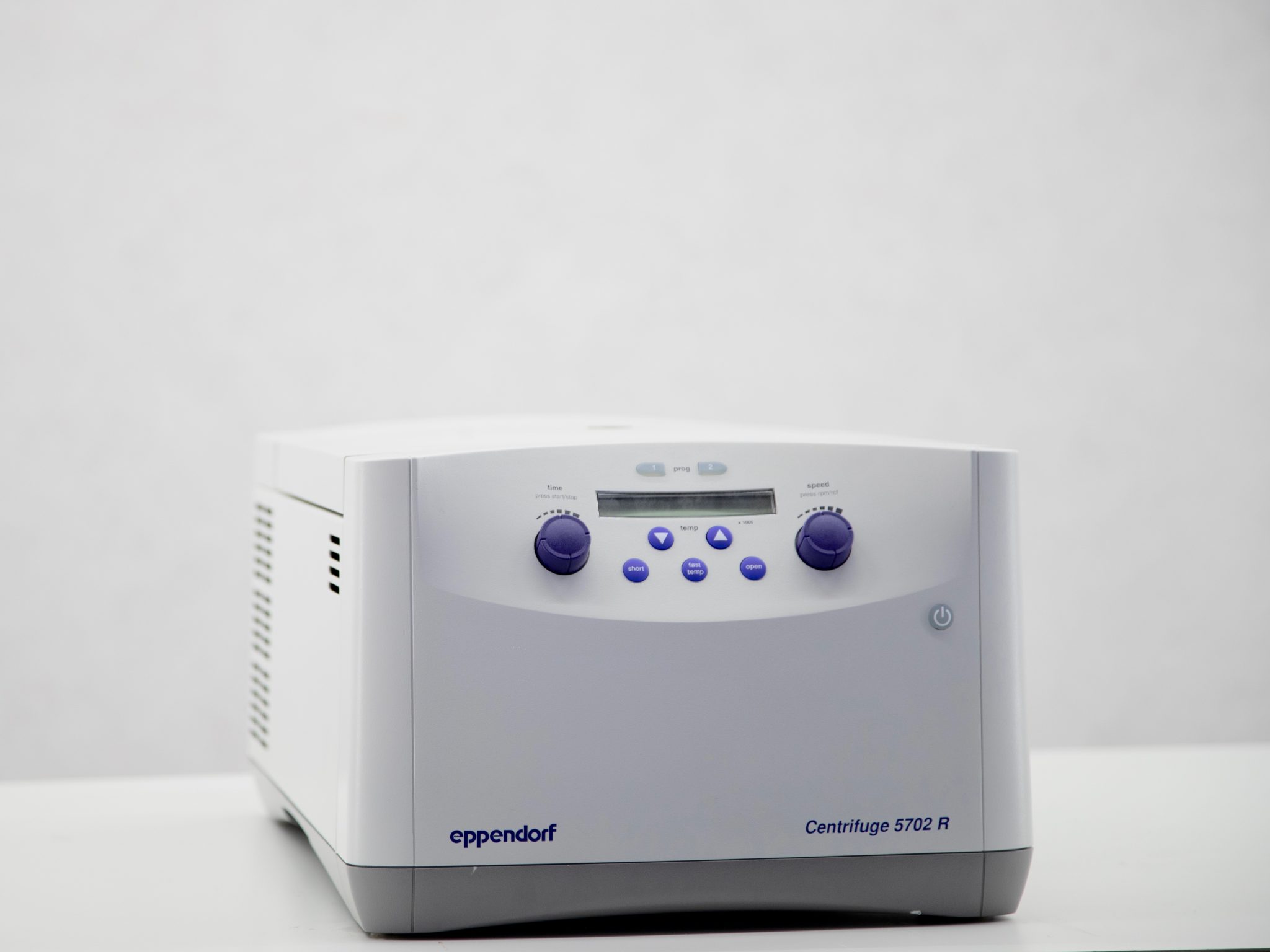 Eppendorf 5702R Refrigerated centrifuge - Gemini BV