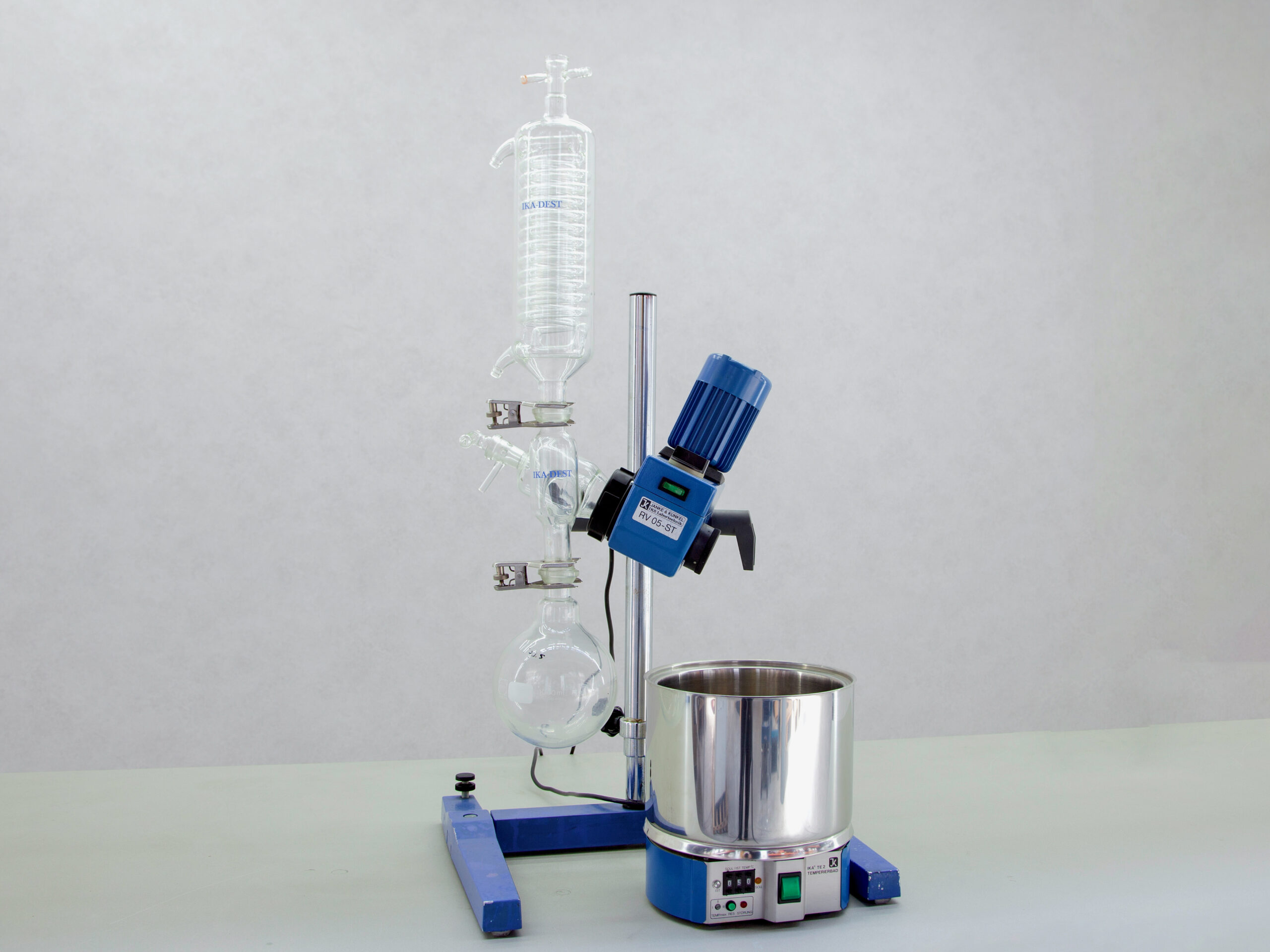 6058 IKA RV05-ST rotavapor 01