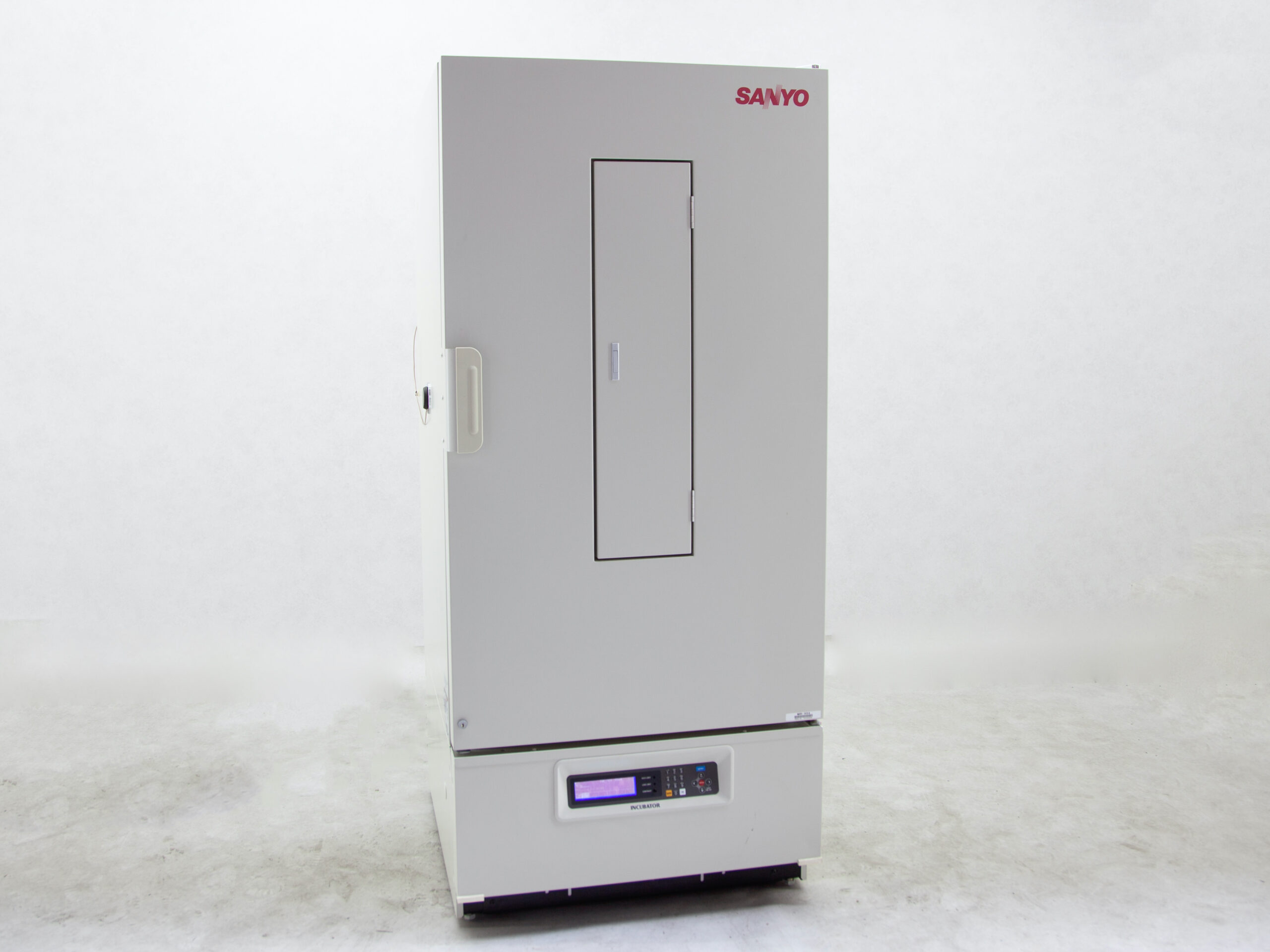 6080 Sanyo MIR 554 Koelbroedstoof 01