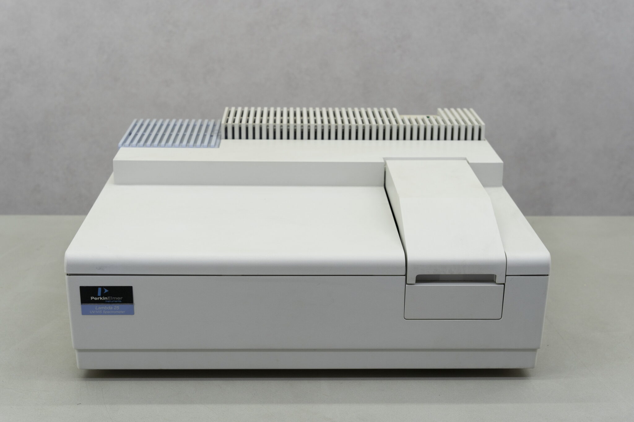 Perkin Elmer Lambda 25 UVVis Spectrophotometer Gemini BV