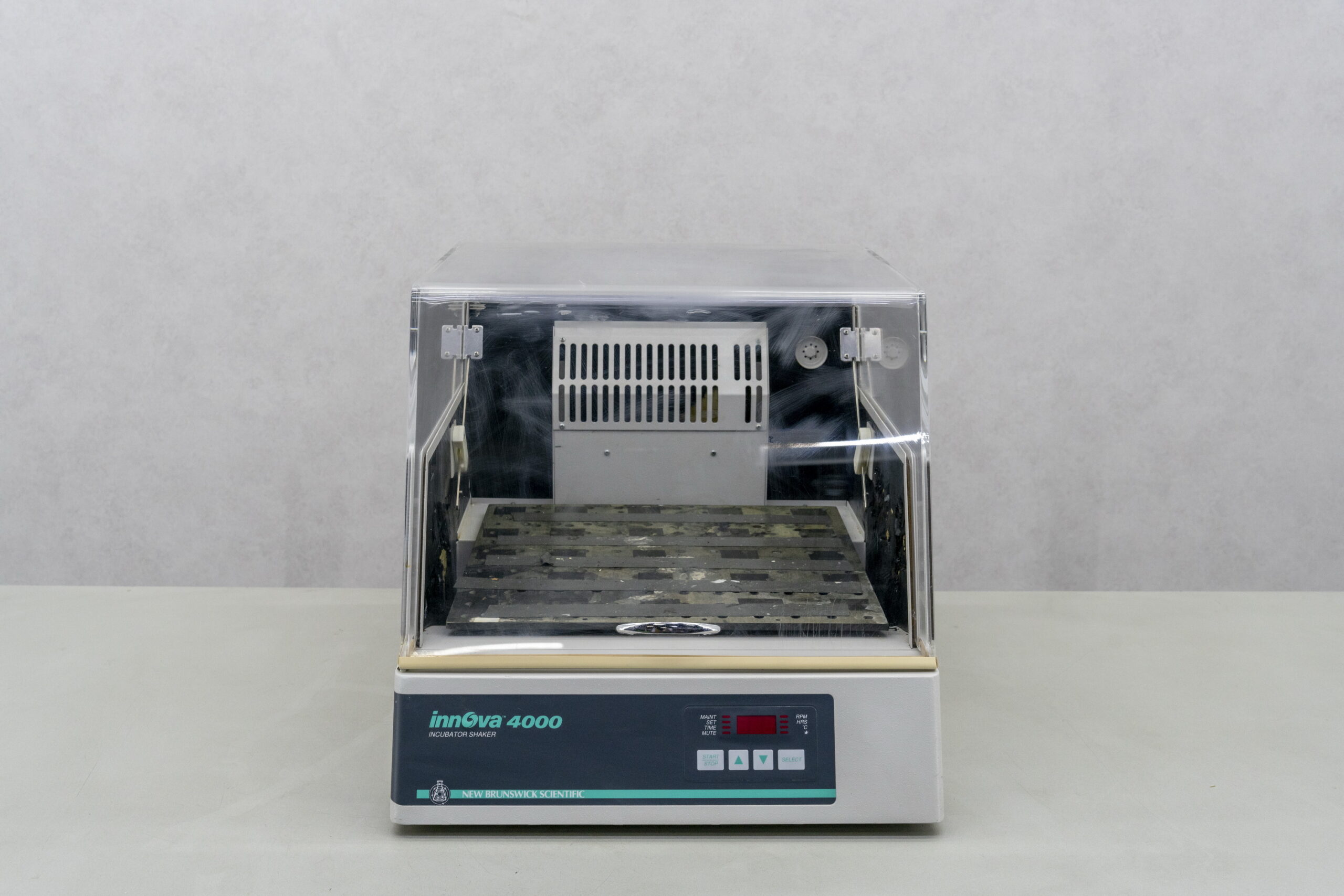New Brunswick Innova 4000 shaking incubator - Gemini BV