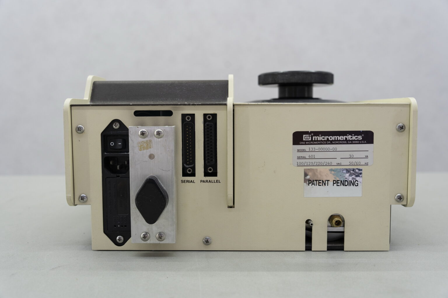 MicroMeritics AccuPyc 1330 Gas Pycnometer - Gemini BV