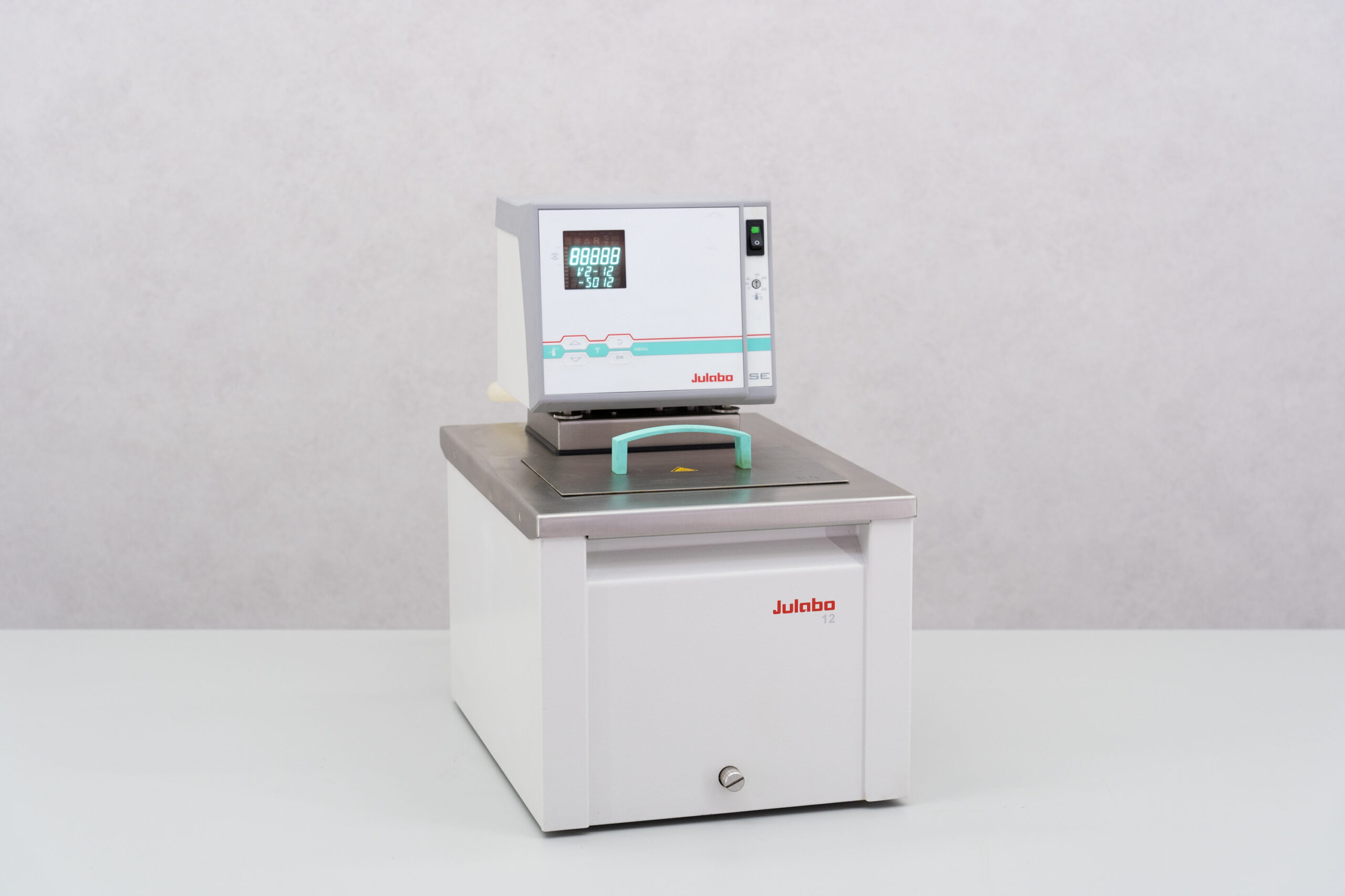 6631 Julabo 12 - SE Circulatie waterbad met controller 01