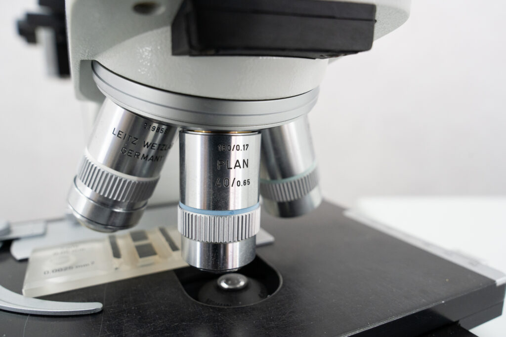 Leitz Laborlux S Microscope - Gemini BV